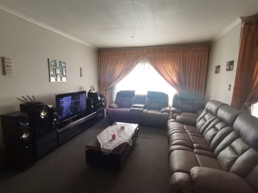 3 Bedroom Property for Sale in Vaalpark Free State